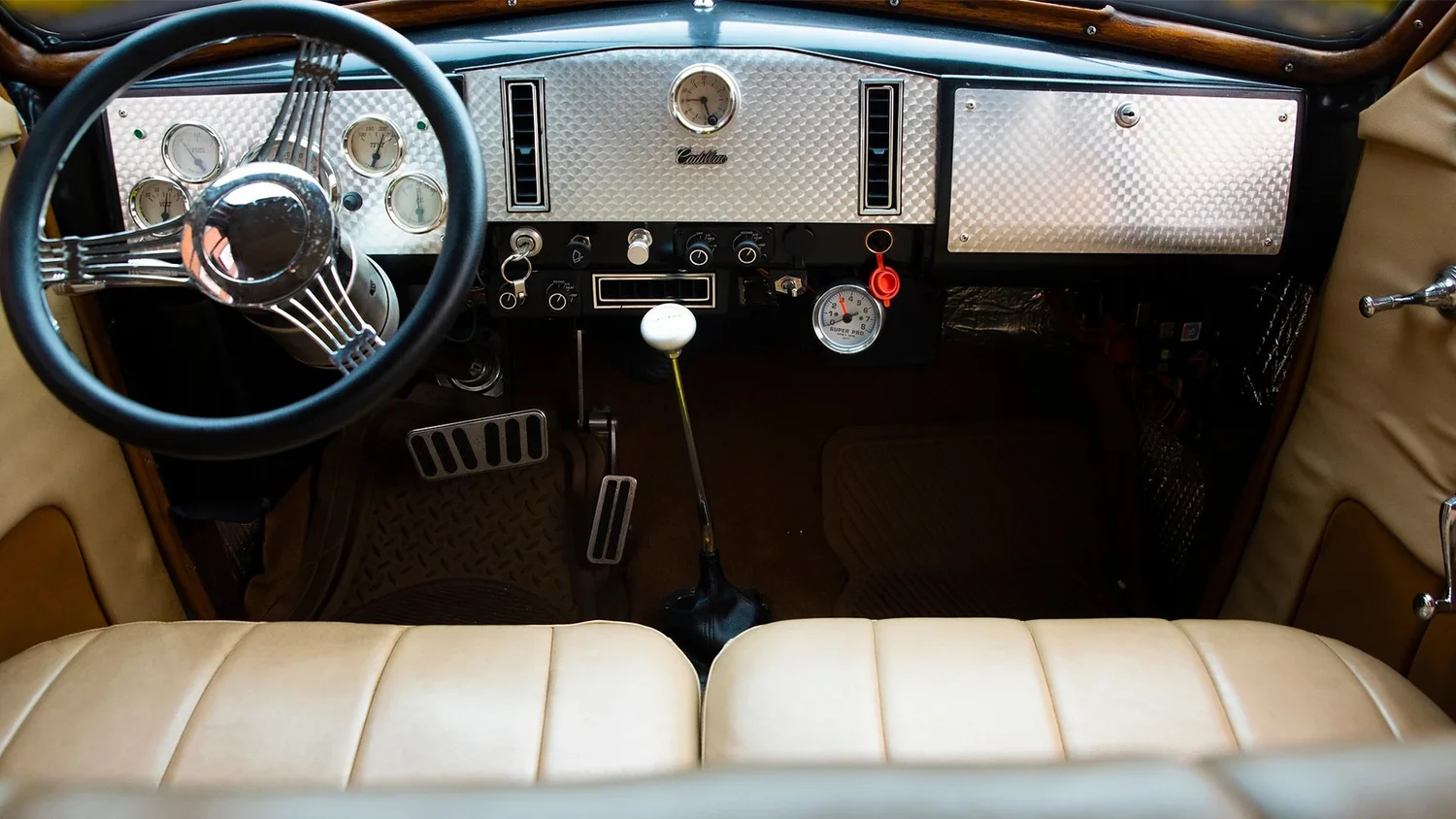 1938 Cadillac dashboard and restored divider detail