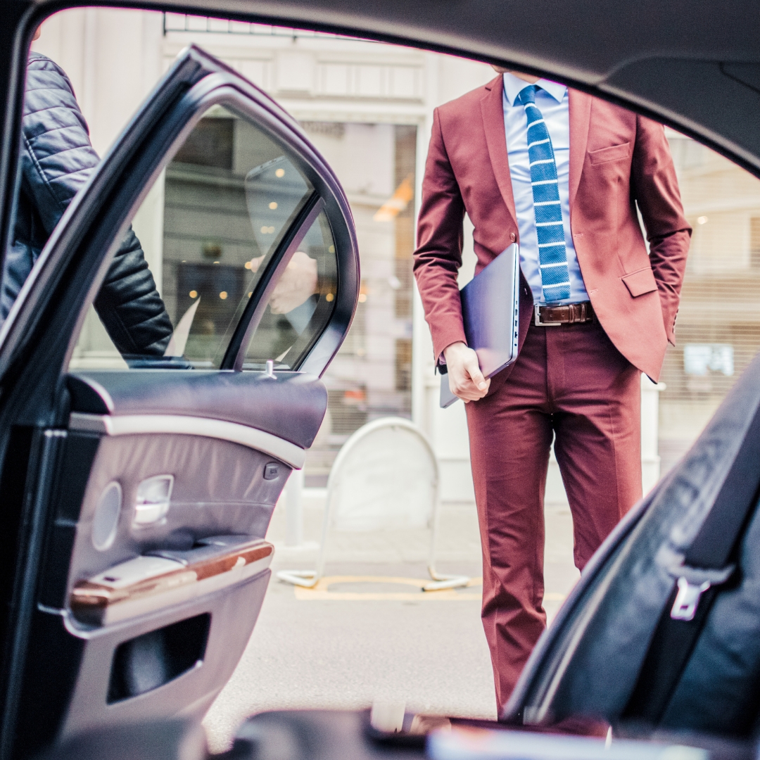 Luxury car service passenger pickup for Camelot Limos